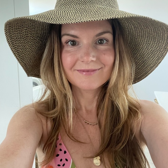 Meet your Posher, Allison - Picture 2 of 3